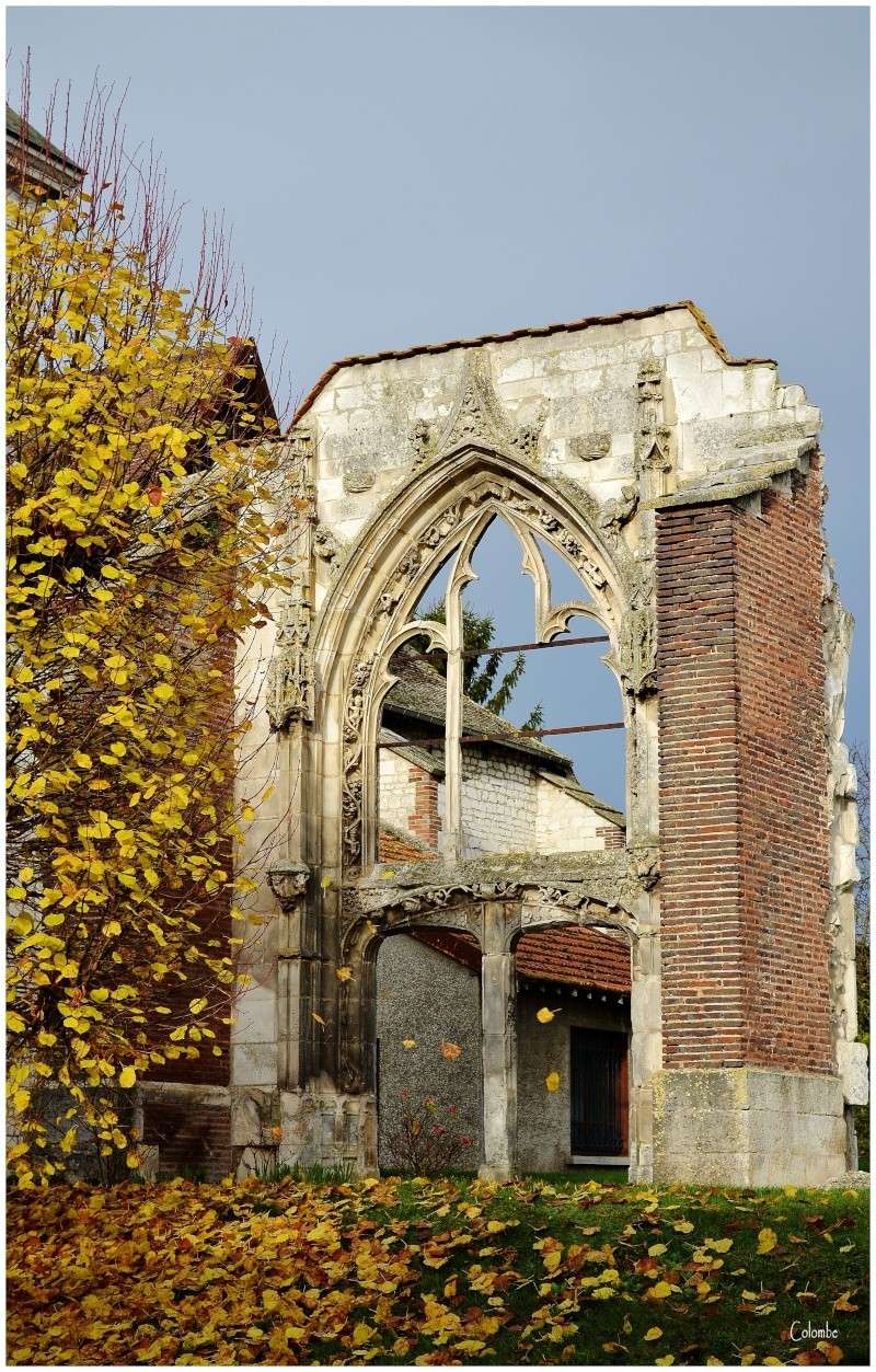 Portail sud flamboyant de l'ancienne église  de Laines-aux-Bois (Aube) Eglise13