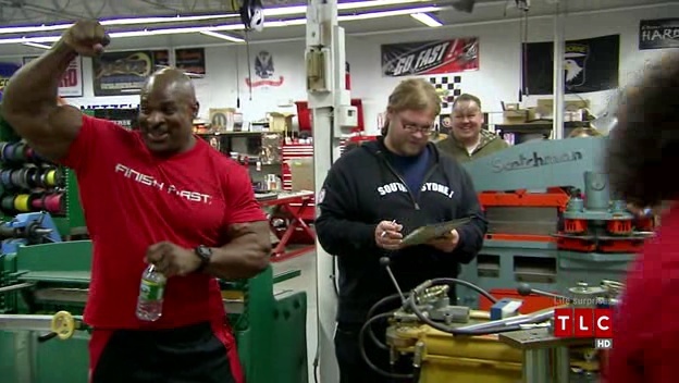 Ronnie Coleman on American Choppers... Vlcsna13