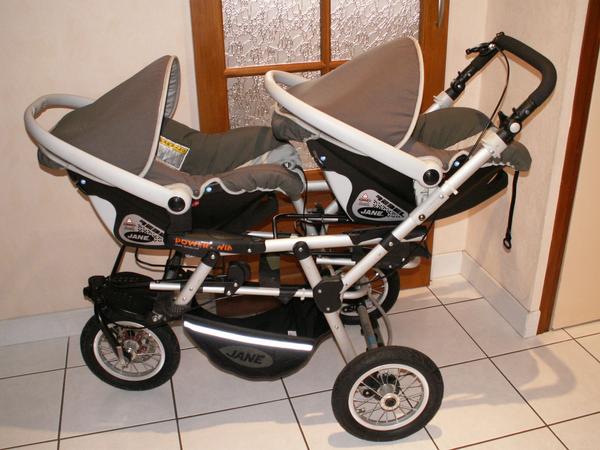 poussette double jumeaux avec 2 coques