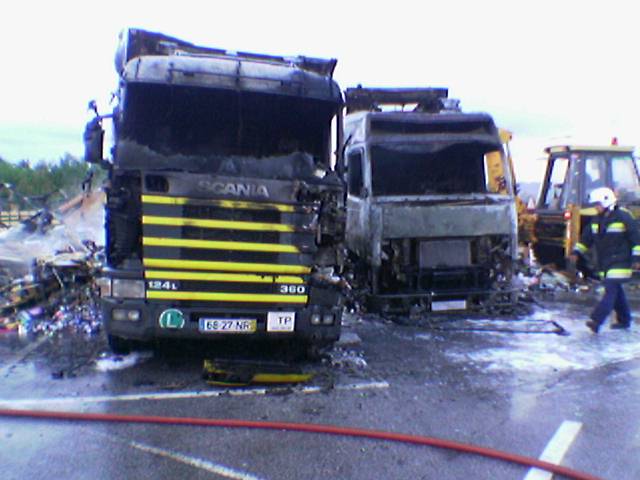 BVFamalico - Incendio em 2 camioes Imagem11