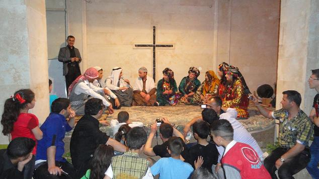 بمناسبة عيد القيامة ...احتفالية دينية ثقافية في تللسقف 2413
