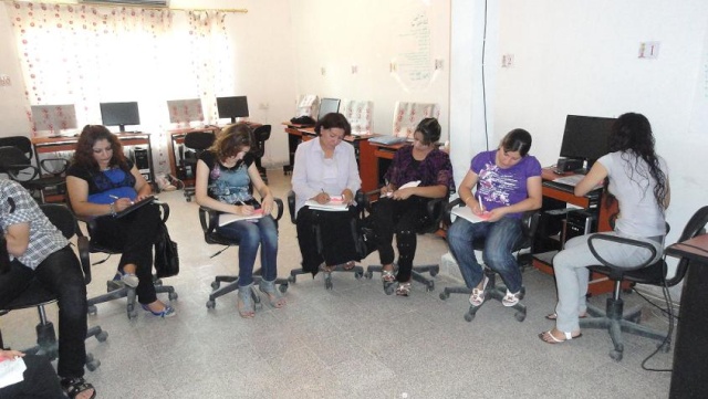 دورة حول الفيس بوك والتويتر في منظمة ايتانا في تللسقف - لؤي عزبو 816