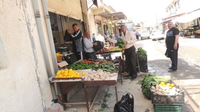 في تللسقف ..لمحات من حياة الناس بانتظار قدوم العيد 920