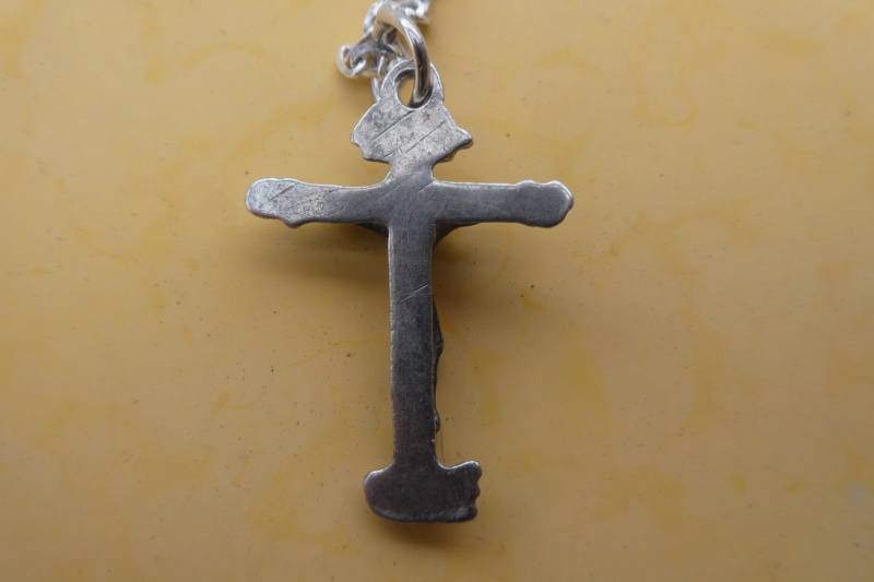 Crucifijo de plata P1000234