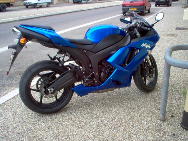 Ma fierté de motard retrouvé.... kawa powaaaaa Im000115