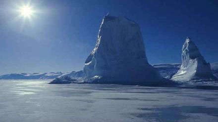 Núi băng dày và già nhất Bắc cực đang tan chảy Vtc_2910