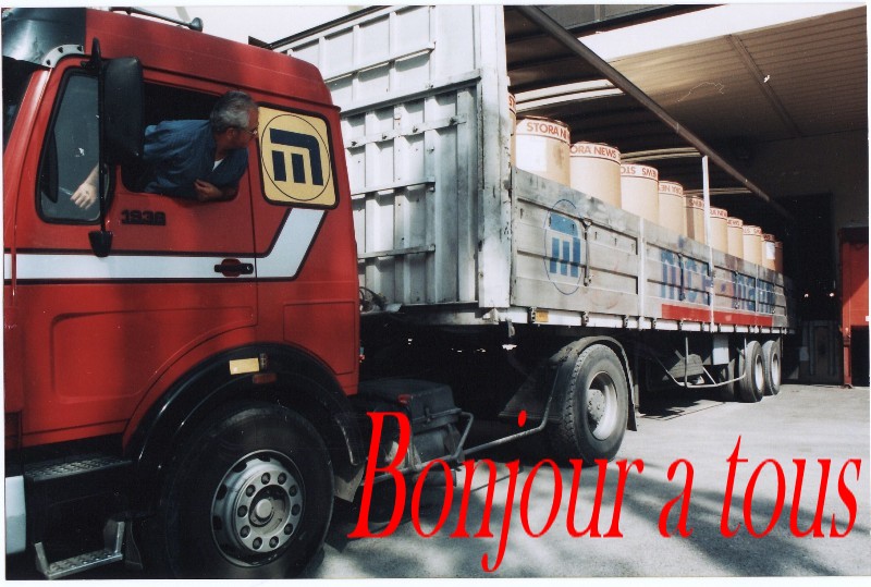 Des photos de camions bétaillères à moutons et d'autres photos de camions aussi conduit par Henry Elie . - Page 2 Elie2066