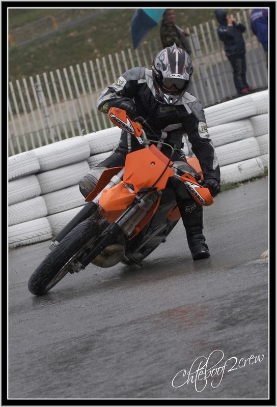 Photos motos de  vitesse - Page 2 Superm10