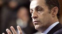 Sarkozy commet décidément bourde sur bourde Front-10