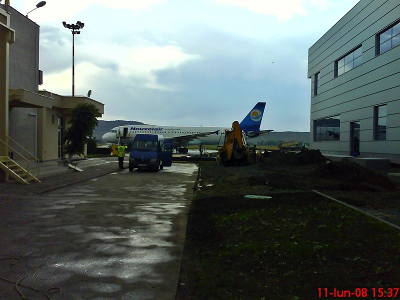 Aeroportul Cluj-Napoca - 2008 (1) - Pagina 11 Nouvel10