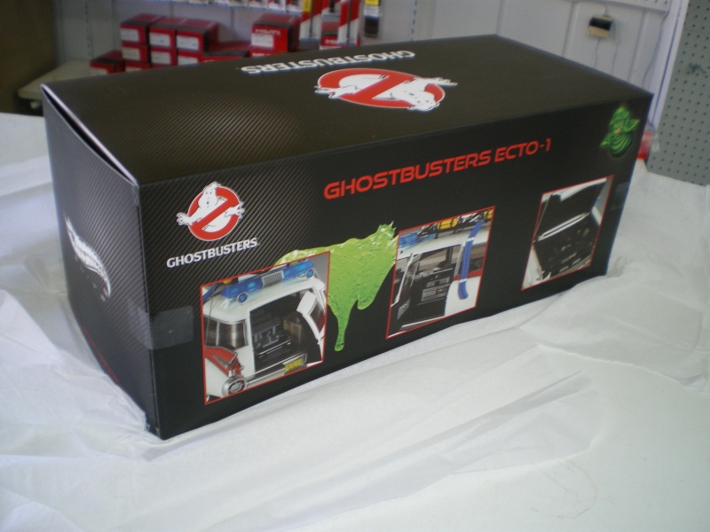 Mon Hotwheel 1/18 Ecto 1 de chez nice cars diecast Imgp6116
