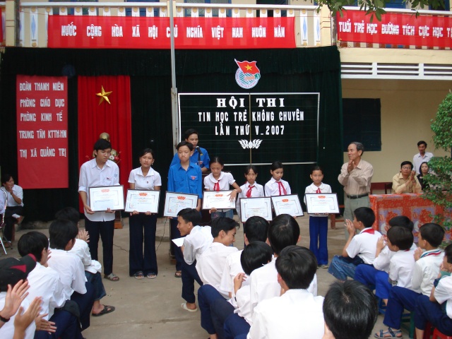 Hình ảnh hoạt động của trường Nguyễn Huệ (1) 6510