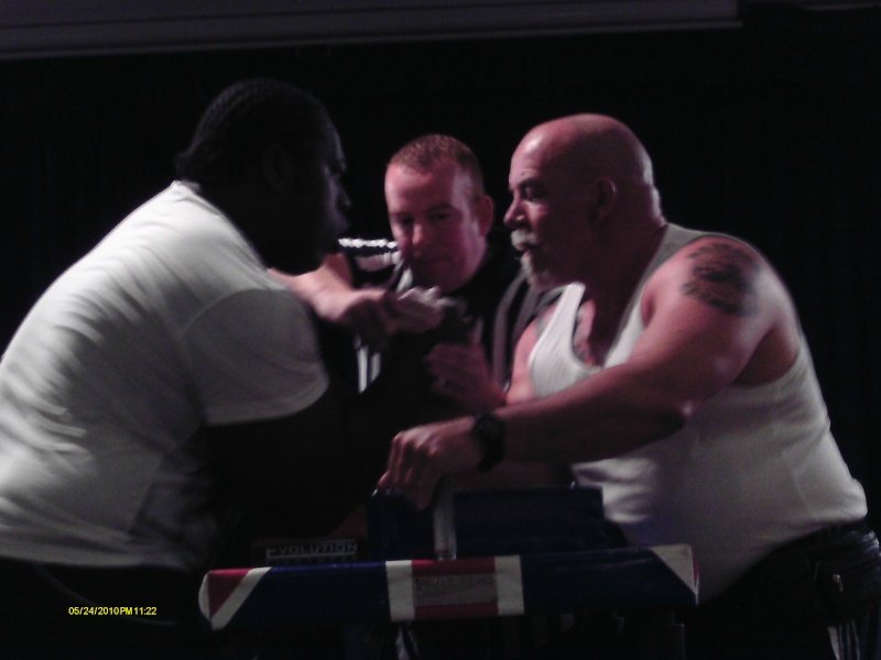 Stephen Sowah 110kilo plus right & left arm british champion 2011      Britis28