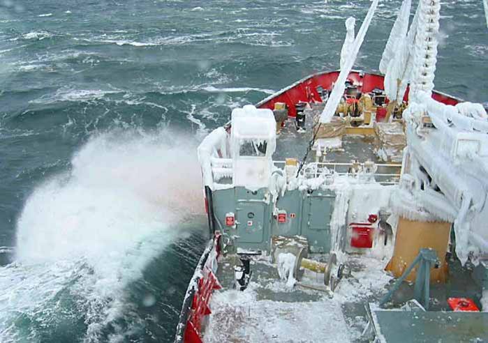 Kuzey Buz Denizinde İlerleyen Bir Gemi İçin Normal Manzaralar Clip_i17