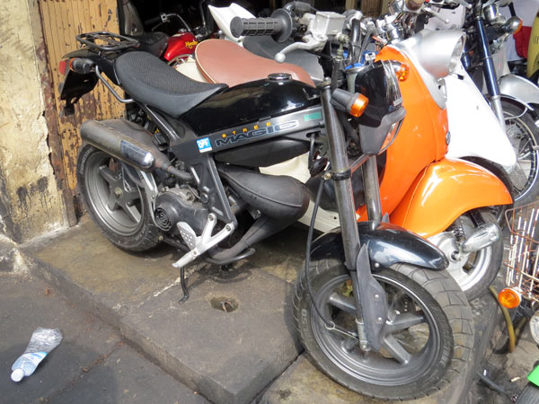 Quelques photos de motos à Bangkok Suzuki10