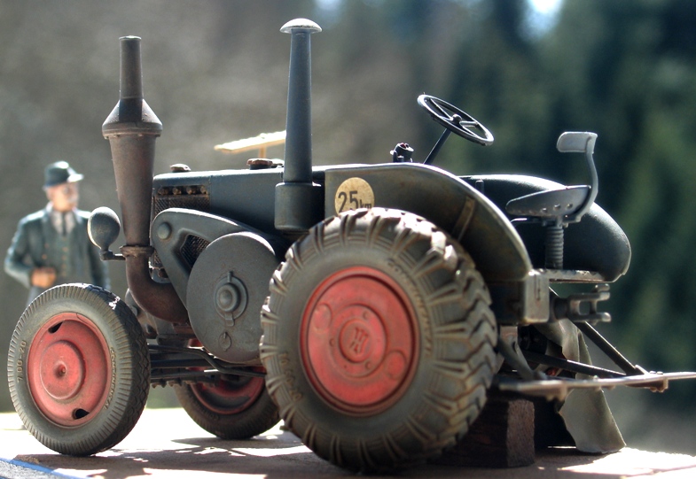 Tracteur Lanz "Bulldog" 1938/45 Miniart 1/35  fini! Img_0498