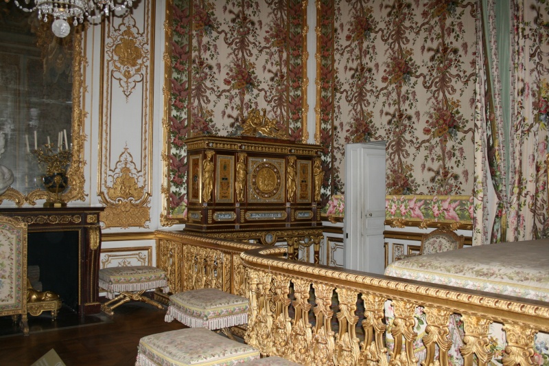 Versailles, la chambre de la Reine - Page 3 Img_8712