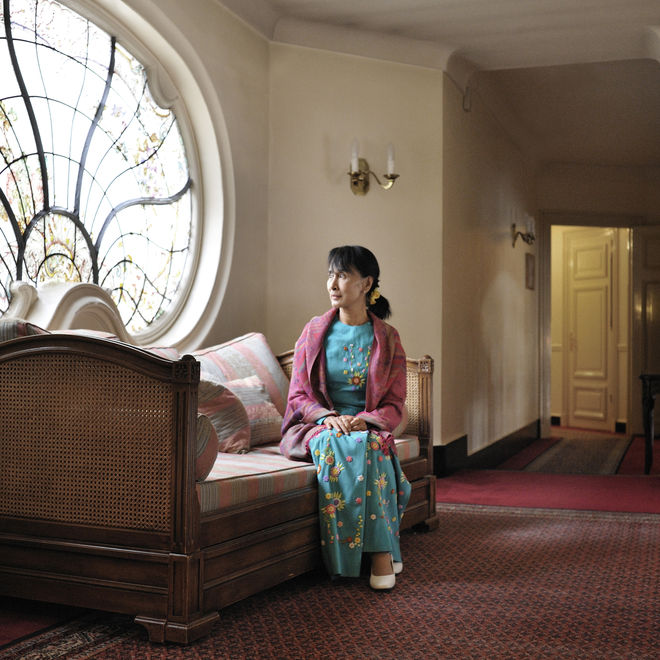 Daw Aung San Suu Kyi - Page 2 17251410