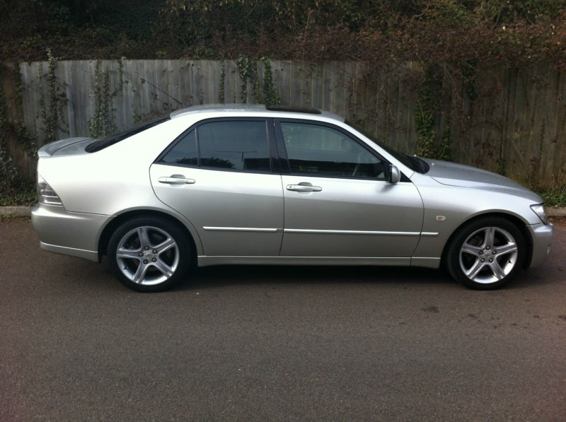 [auto] Lexus IS 300 RHD Lexus_15