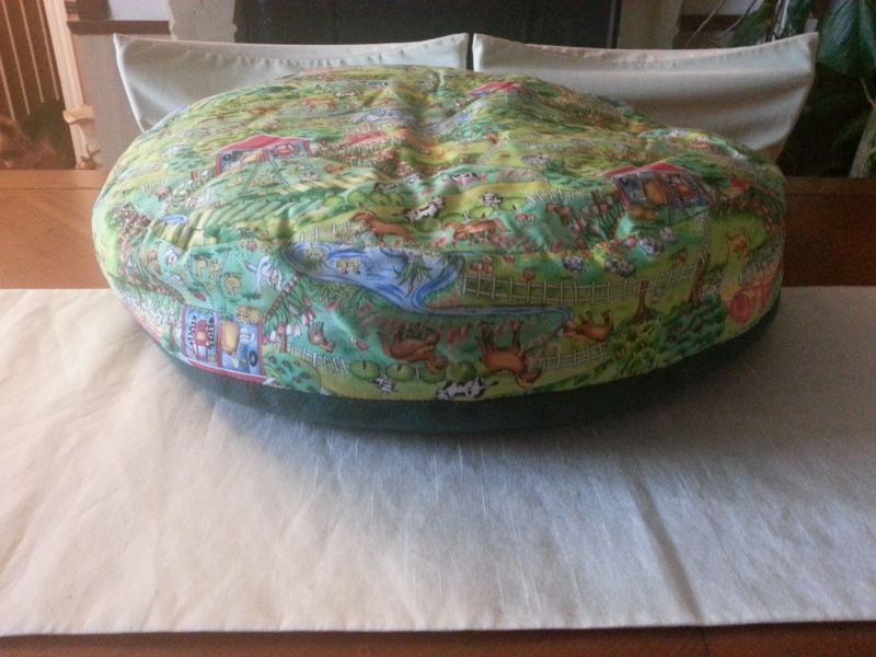 LARGE ROUND DOG CUSHION 2012-130