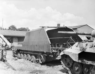  17cm Kanone/21 cm Mörser  tigre II Geschützwagen  170mmg10