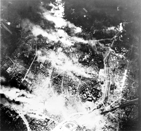 Les Bombardements de Tokyo en 1945  (2012) B29_ja11