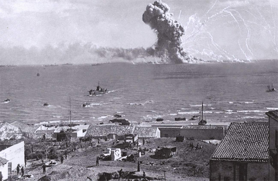 L’attaque du port de Bari par la Lufwaffe 1943  (2012) Bari_r10