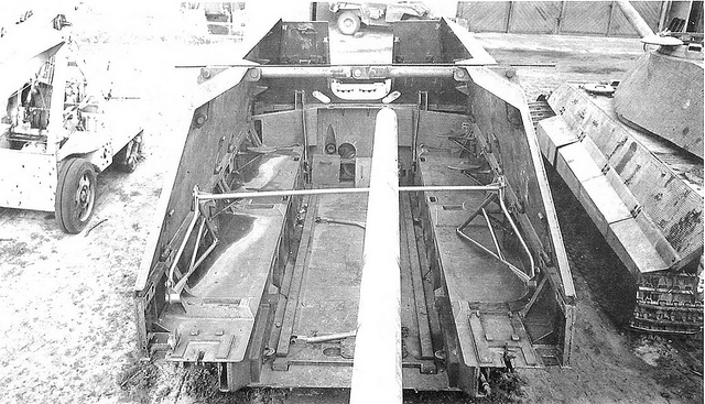  17cm Kanone/21 cm Mörser  tigre II Geschützwagen  Hauste10