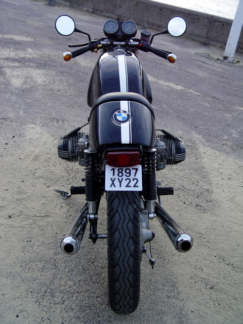 BMW ,simple mais propre ... Dsc02012
