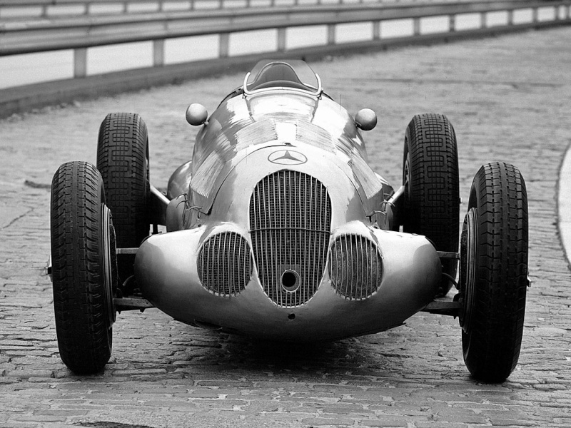 [Historique] La Mercedes W125 1937 (F1) 1937_m16