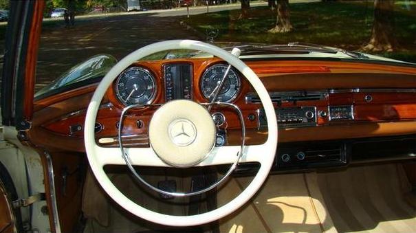La Mercedes 220 / 250 SE Cabriolet (W111) 1965-1969 41370616
