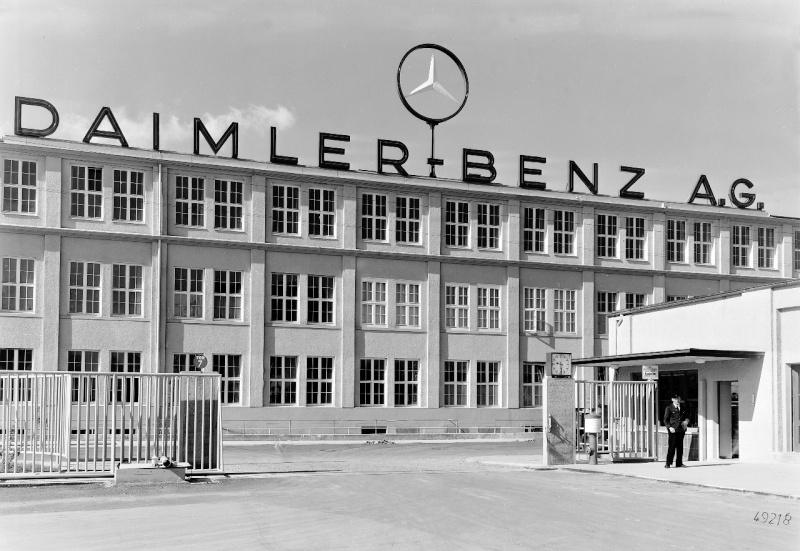 [Photos & Vidéos] L'usine de Stuttgart ... et autres sites de production - Page 2 4921810