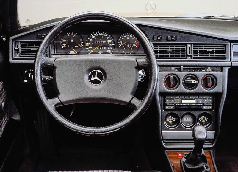 [Historique] La Mercedes 190 2.5-16 Evolution I (W201) 1989-1990  53882110