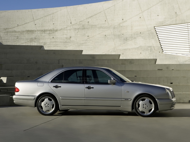 [Historique] Mercedes W210 1995-2003 Autowp70