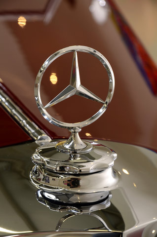 Les Mercedes-Benz 380 (W22) Bigr10
