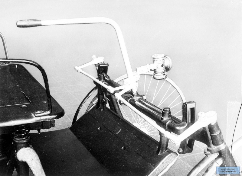 La Daimler à roues-fil "Stahlradwagen"1889 Mbga1213