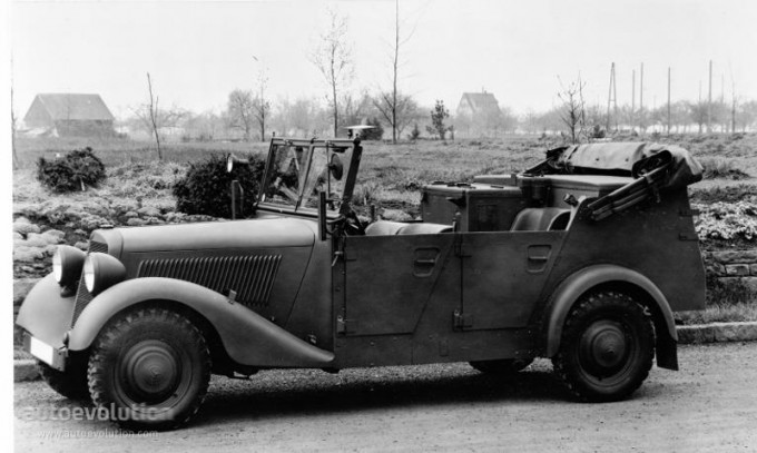 [Historique] Les Mercedes 170 (W136 et W191) 1936 - 1953  - Page 2 Merce721