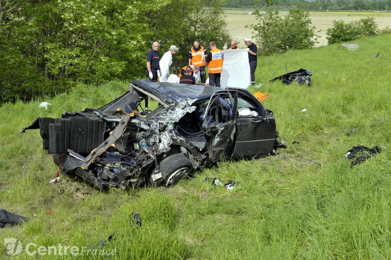 Mercedes accidentées & épaves Rcea-a10