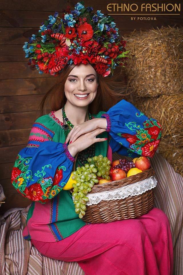 Ukrainian fashion style  47484810