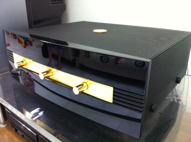 Sonus Faber Musica intergrated amp (USED) SOLD 610