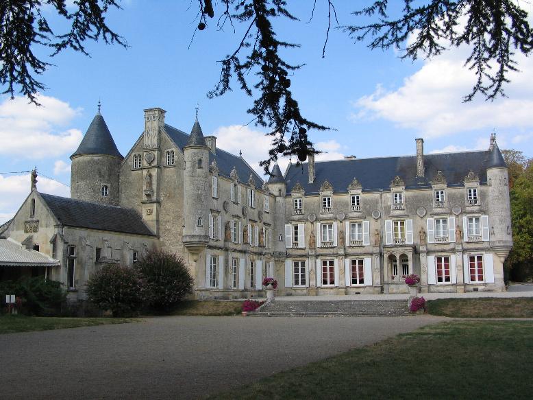 Beau Château Maison11