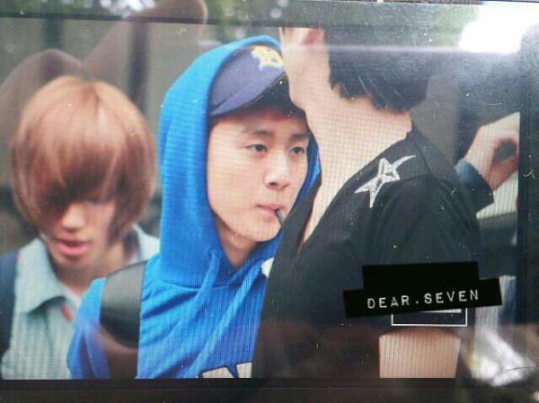 [01.06.2012] TEEN TOP sur le chemin en direction du Music Bank 52588210