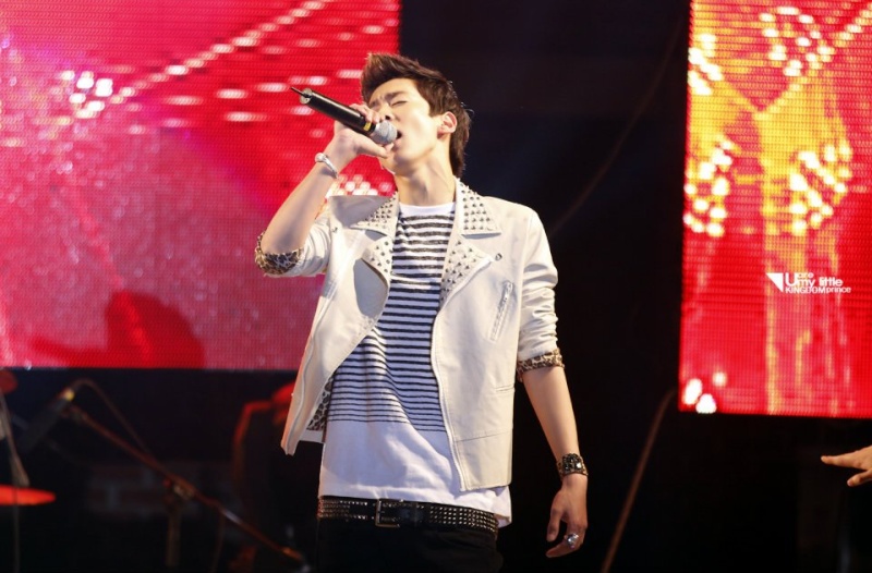 [24.05.2012] Les TEEN TOP au Festival de la Dong-A univeristé 56061010