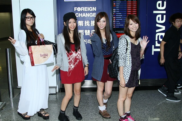 [Taiwan, Hong Kong, Singapore] SCANDAL ASIA TOUR 2011 BABY ACTION Gi110921
