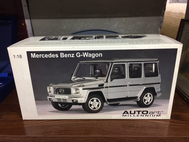 Vends Mercedes G-Wagon gris clair Autoart 1/18 Img_7410