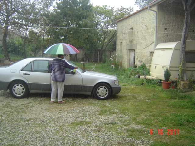 Comment laver sa voiture économiquement, écologiquement ... avec humour ... Dsc04311