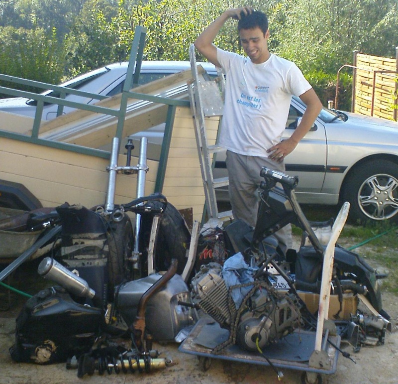 Concours sept 2011: Votre moto,les pièces détachées et vous. Dsc00710