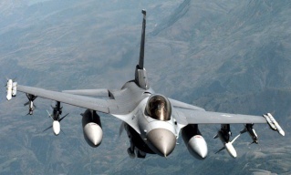 LE F-16 FIGHTING FALCON succès mondiale a l' exportation F-1611