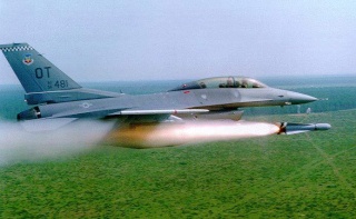 LE F-16 FIGHTING FALCON succès mondiale a l' exportation F-16_210