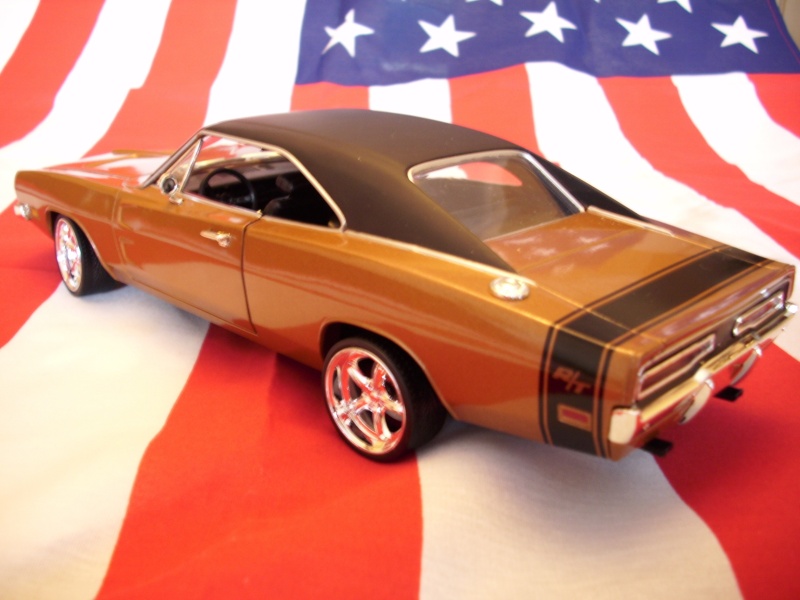 DODGE CHARGER HOT WHEELS 1/18 Model_58